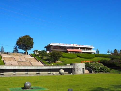 津久井湖城山公園:<br>約2600m<br>車約7分